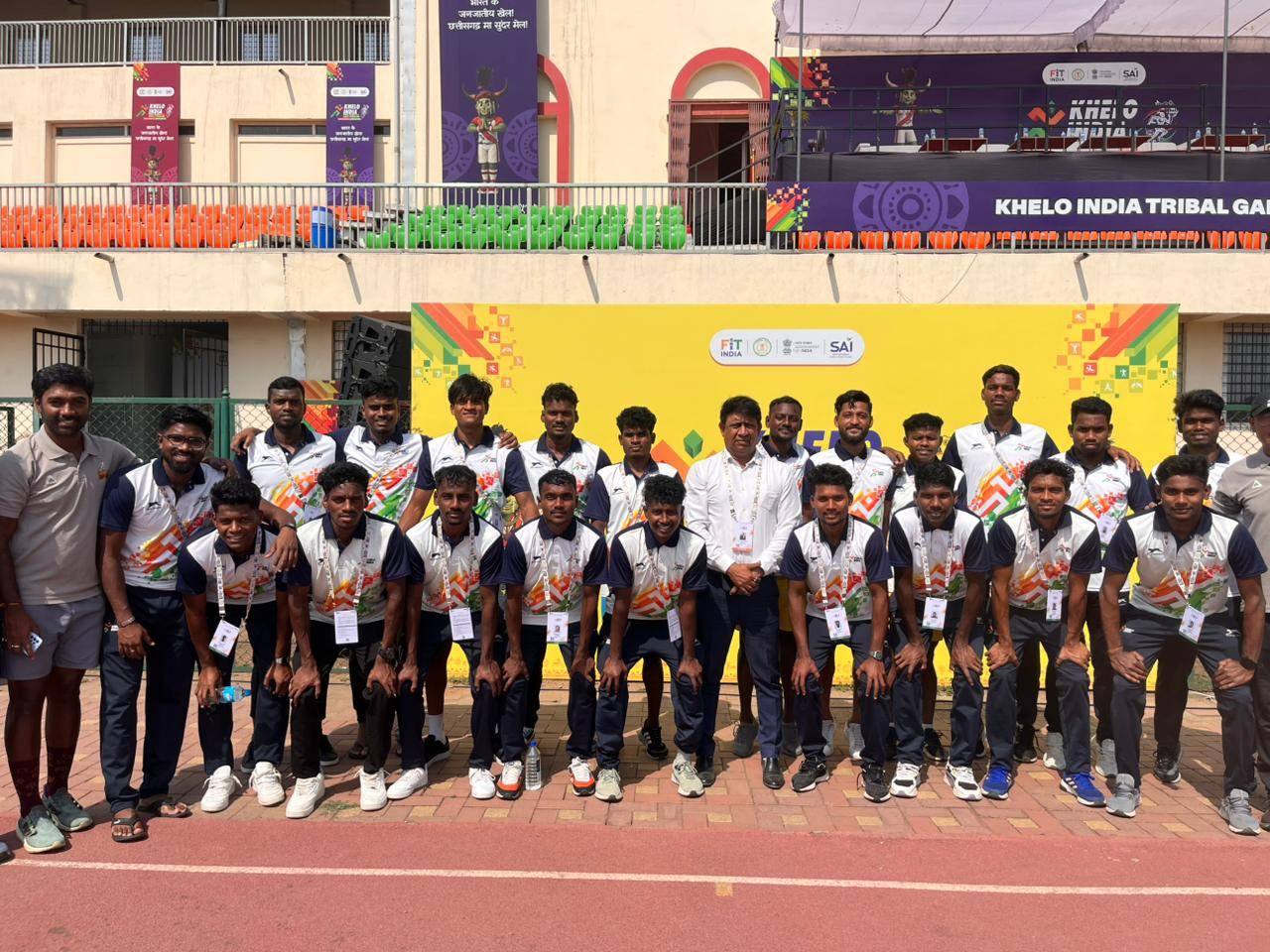 বাংলা শেষ চারে