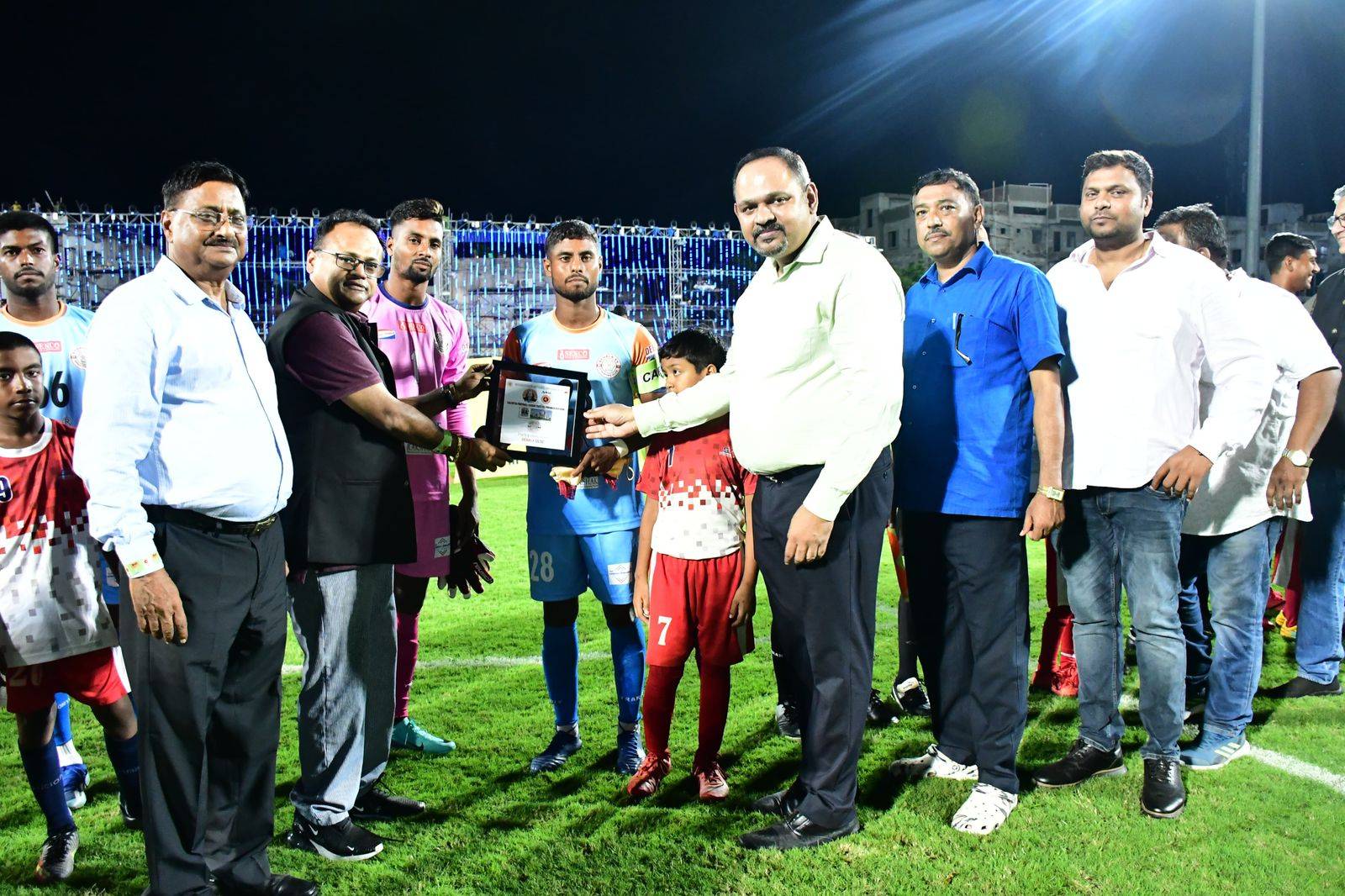 বর্ণময় উদ্বোধন এবারের সি এফ এল প্রিমিয়ারে