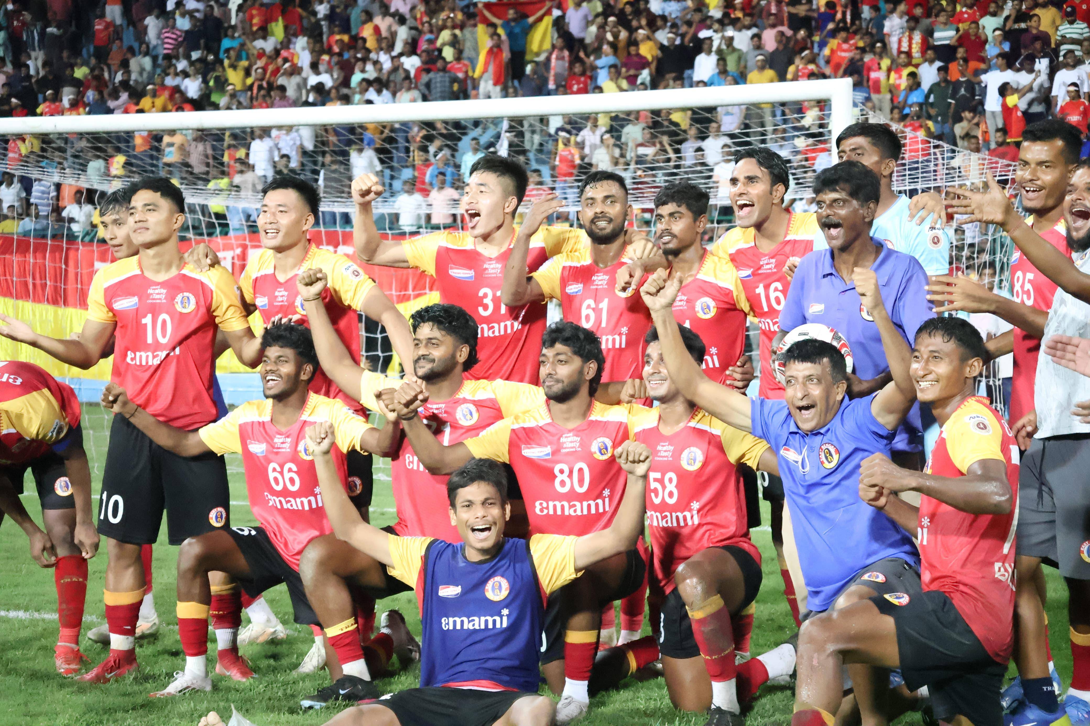 লাল হলুদ ডার্বির রং