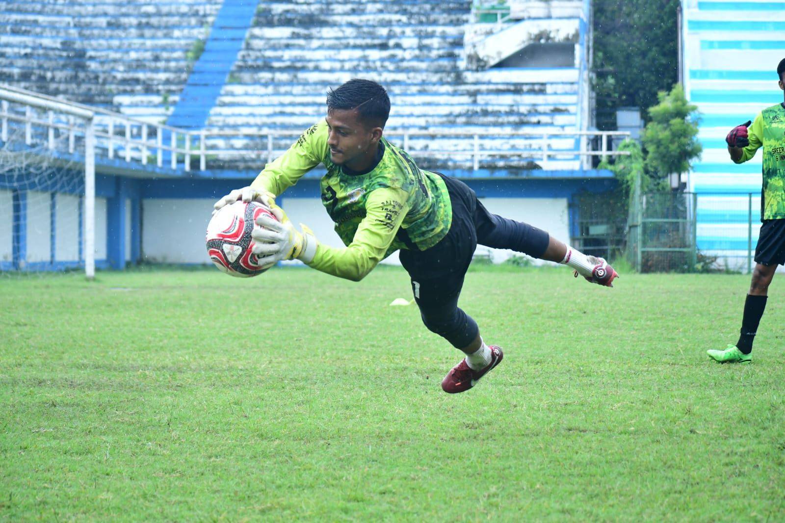 শুধু ফুটবলের জন্য সব কিছু করতে পারে অর্ণেন্দু