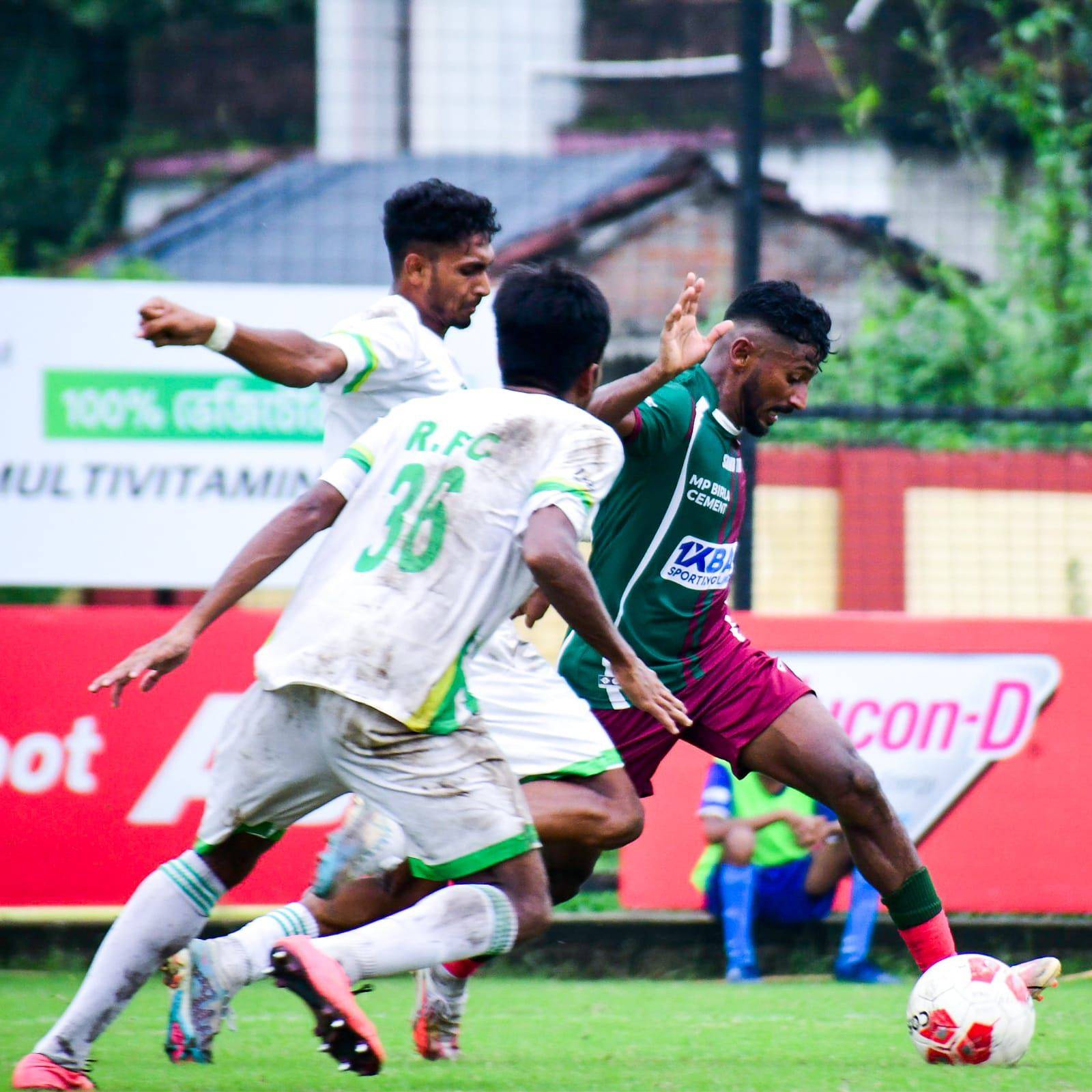বিশাল জয় মোহনবাগানের, জিতল ইস্টবেঙ্গল
