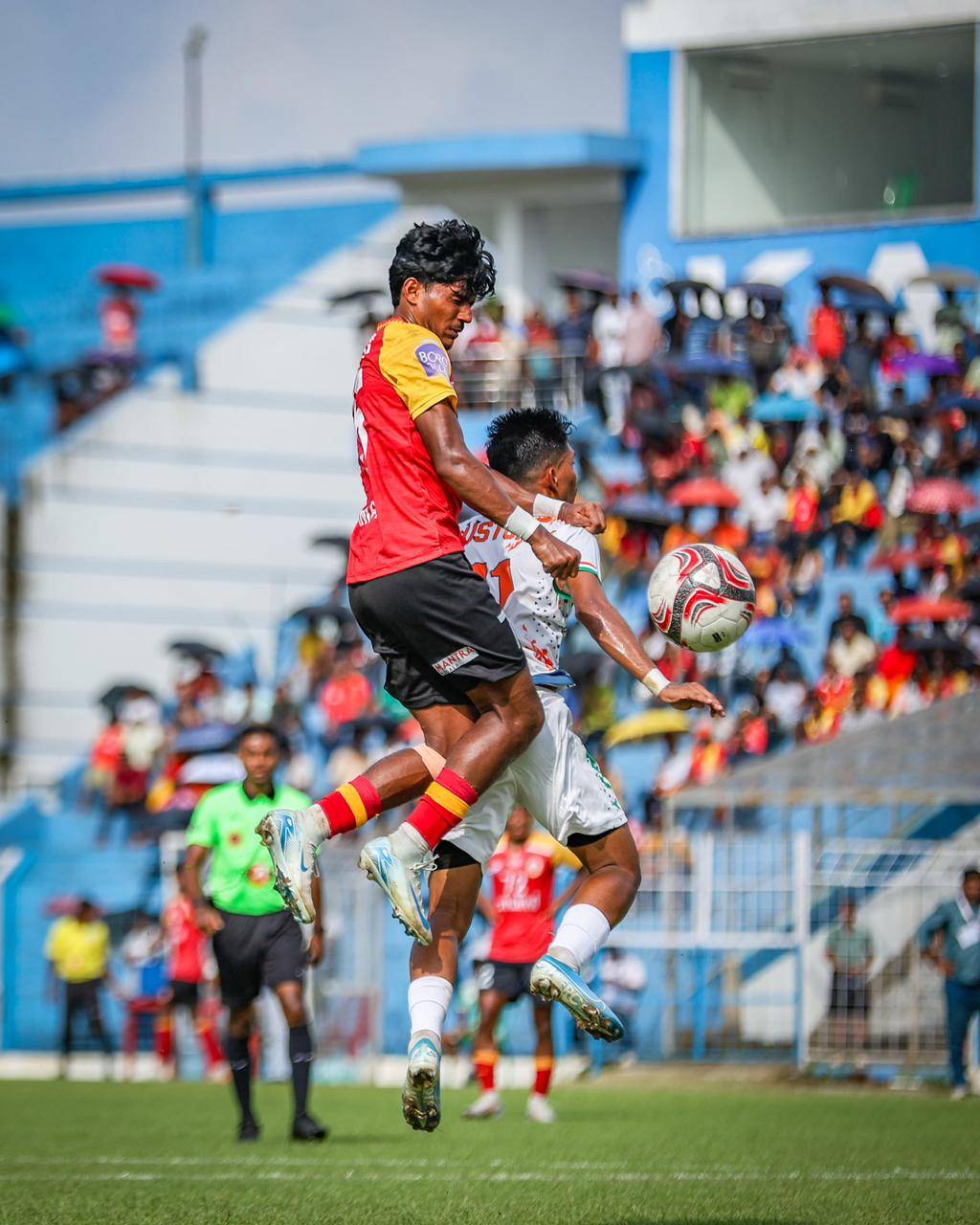 কাস্টমসের চেকিংয়ে আটকালো ইস্টবেঙ্গল