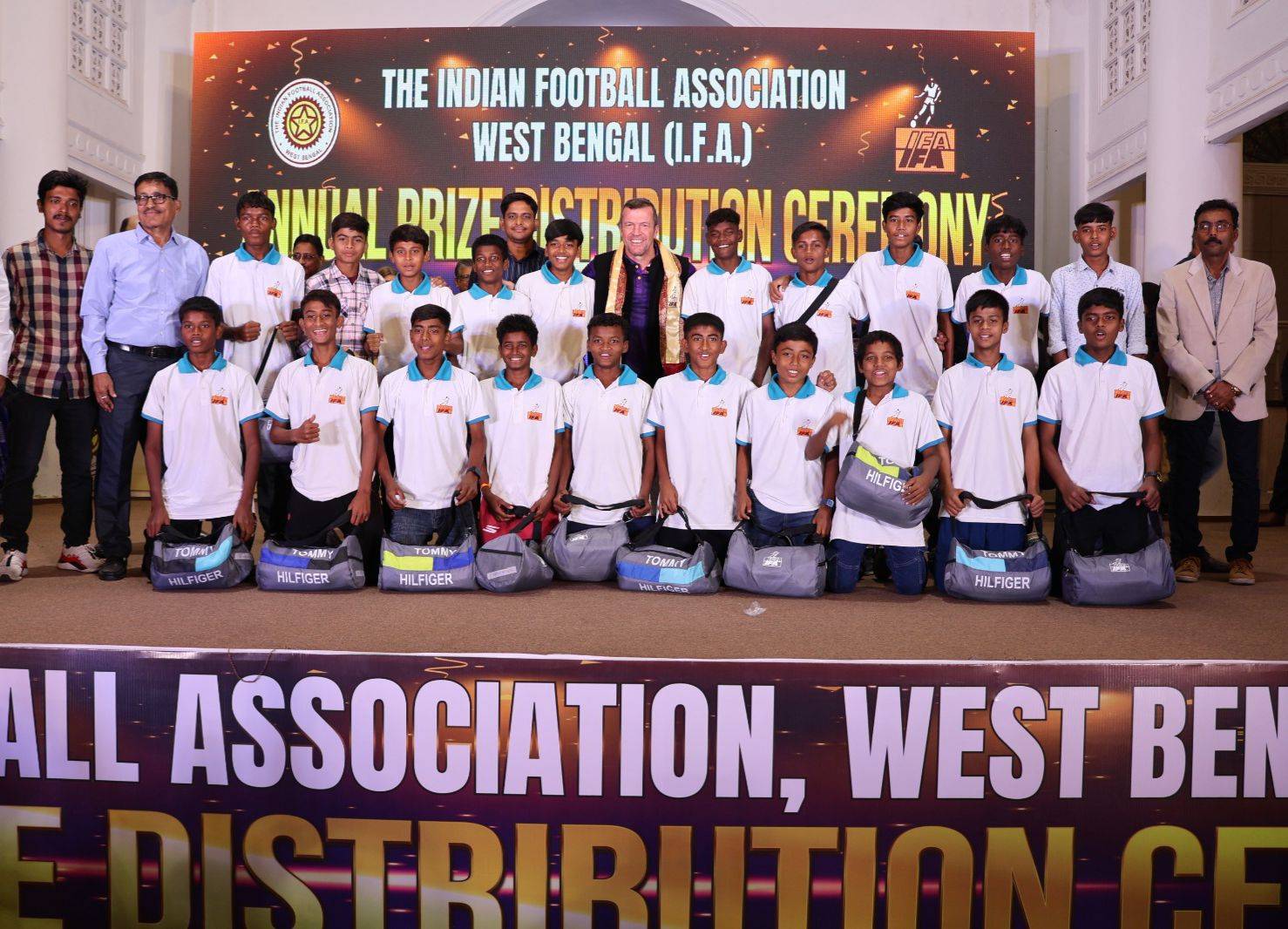 বিশ্ব বরেণ্য ফুটবলার লোথার ম্যাথিউজের উপস্থিতিতে জমকালো অনুষ্ঠান আইএফএর